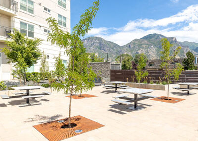 Garden Roof Square Pedestal Picnic Tables